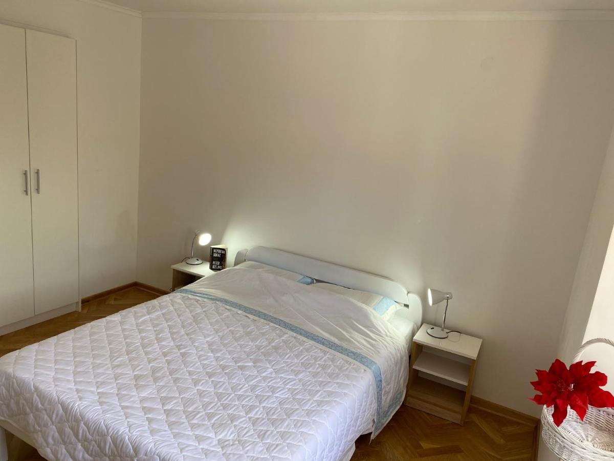 Ferienwohnung Napjacu With Own Parking And Garden Herceg Novi Exterior foto