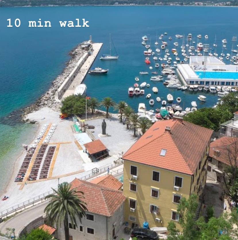 Ferienwohnung Napjacu With Own Parking And Garden Herceg Novi Exterior foto